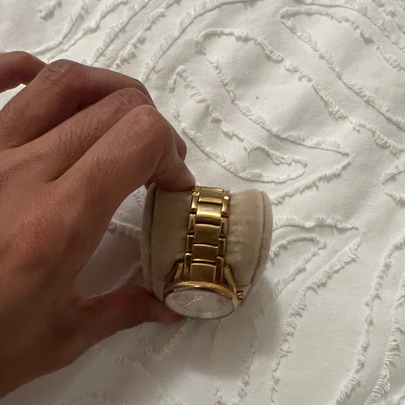 Rose gold fossil watch. - Picture 4 of 8